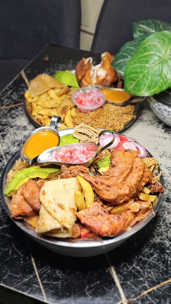 Full chicken mix with chips